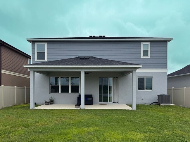Building Photo - Beautiful 3 bedroom/2.5 bath in NEW Winter...