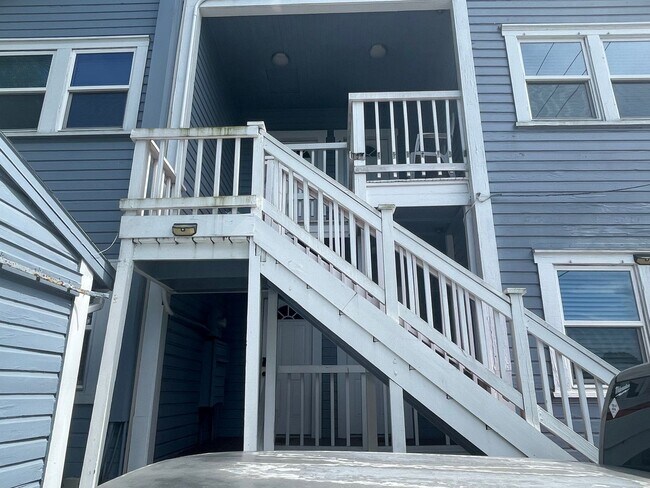 Foto del edificio - 2 BEDROOM 1 BATH LOCATED IN TAMPA HEIGHTS