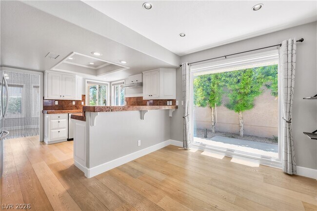 Foto del edificio - 5142 Southern Hills Ln