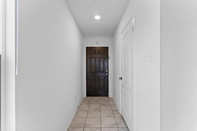 Foto del edificio - 4639 Little Meadow Ln