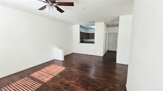 Foto del edificio - 501 Jeans Creek Dr