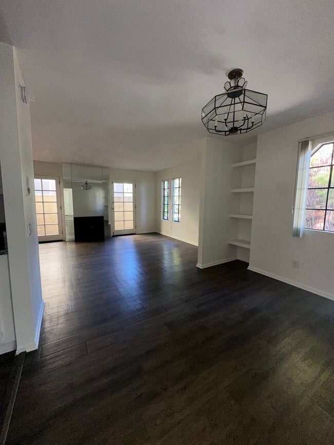 Interior Photo - 14228 Dickens St