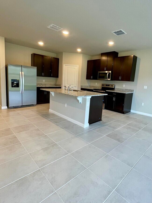 Foto del edificio - 5722 SE Edgewater Cir