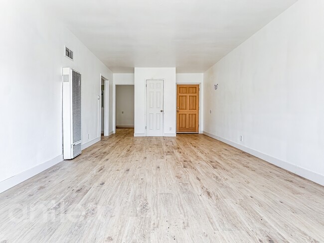 Foto del edificio - 4026 Palmwood Dr