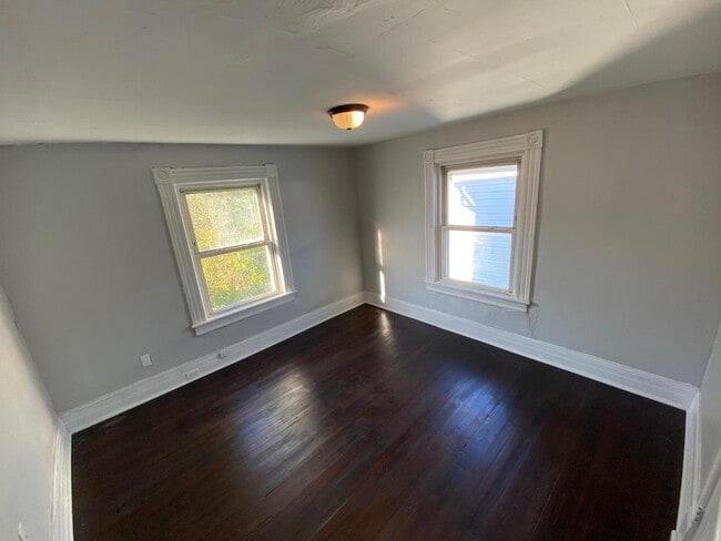 Foto del edificio - 519 Alleghany Ave