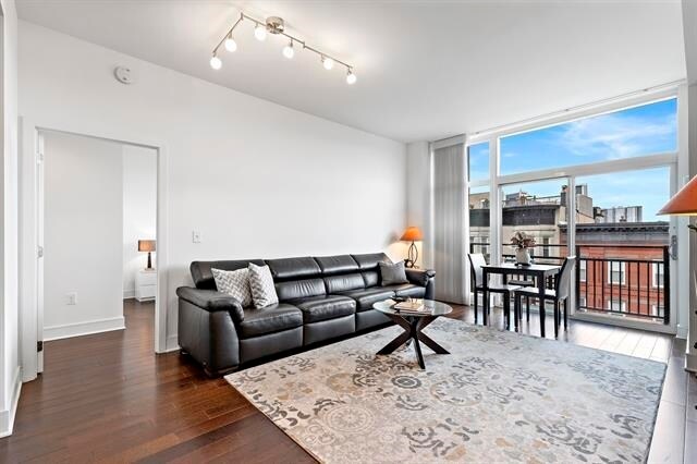 Foto del edificio - 1100 Maxwell Ln
