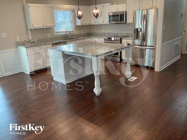 Foto del edificio - 107 Brookleigh Ct