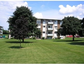 Woodford Apartments