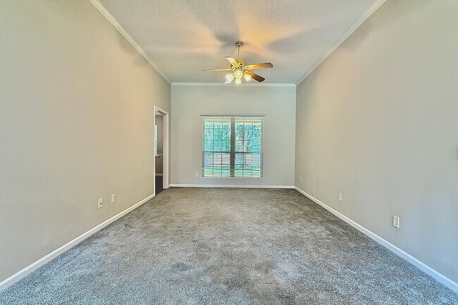 Building Photo - 1130 Montclair Dr