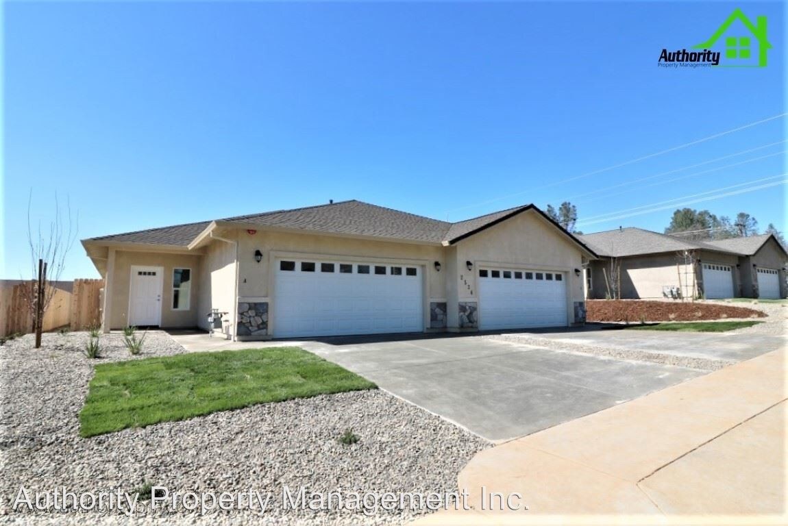 2534 Rainbow Ln, Redding, CA 96002 Condo for Rent in Redding, CA