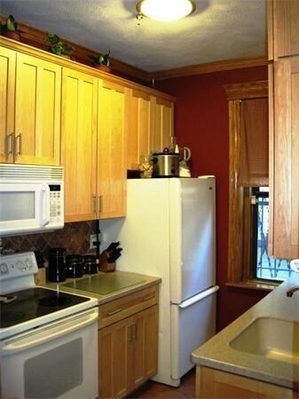 Foto del edificio - 61 Park Dr