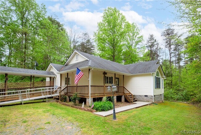 Building Photo - 96 Pine Ct