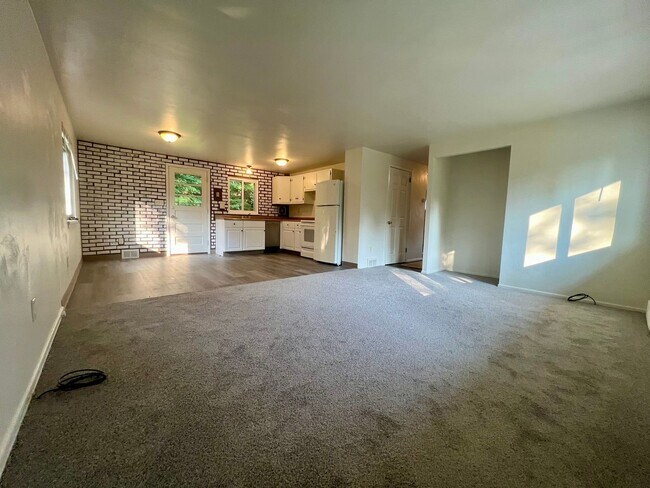 Foto del edificio - Incredible 3 Bedroom House in Quaint Plum Neighborhood! CALL TODAY!