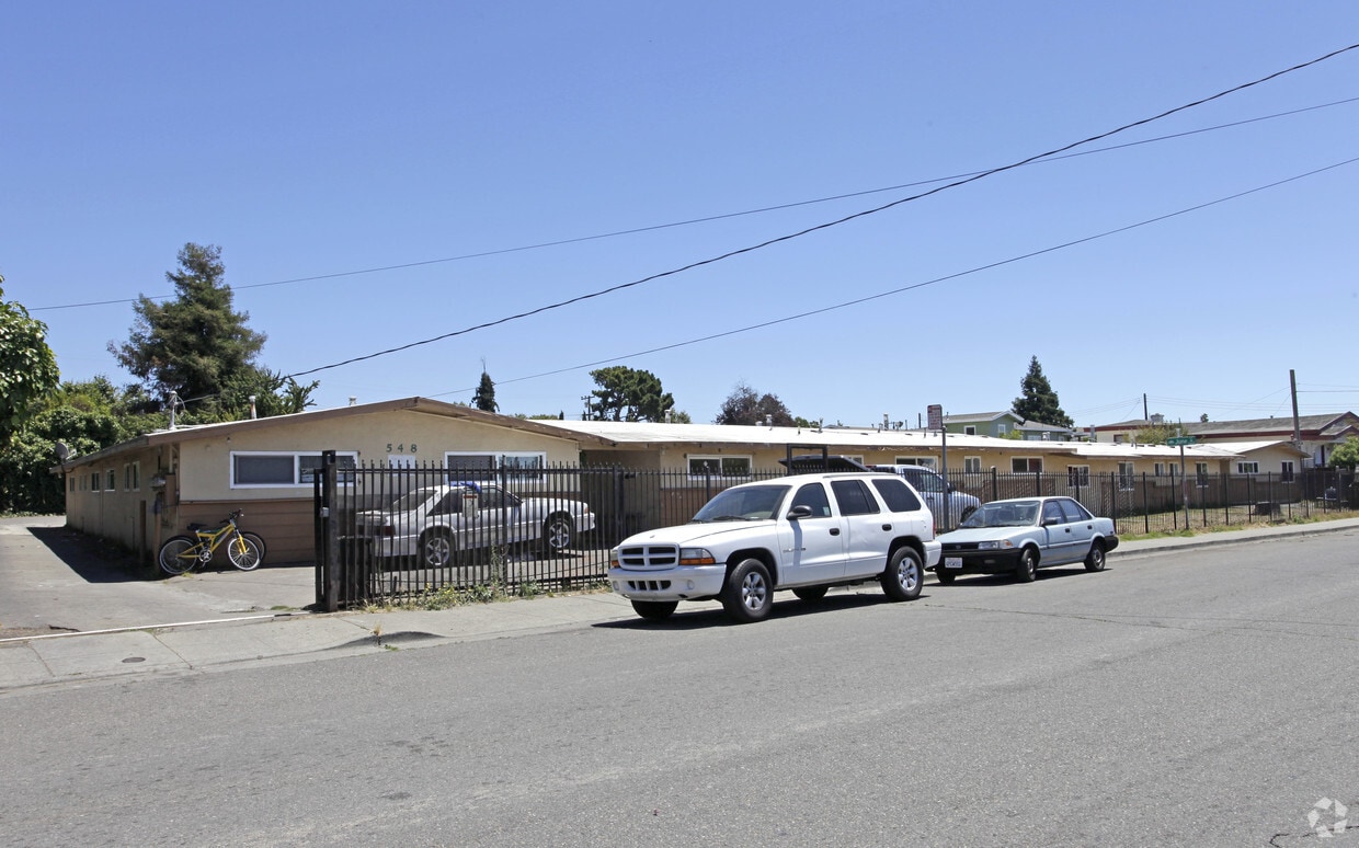 Primary Photo - 548 105th Ave