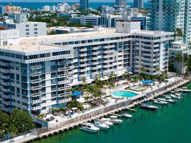 Foto del edificio - 800 West Dr