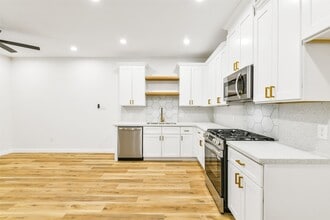 Building Photo - 6103 Cavalier St