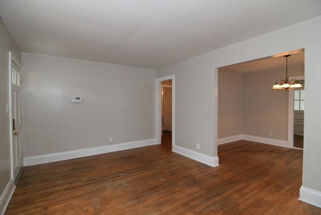 Building Photo - 1526 Heath St