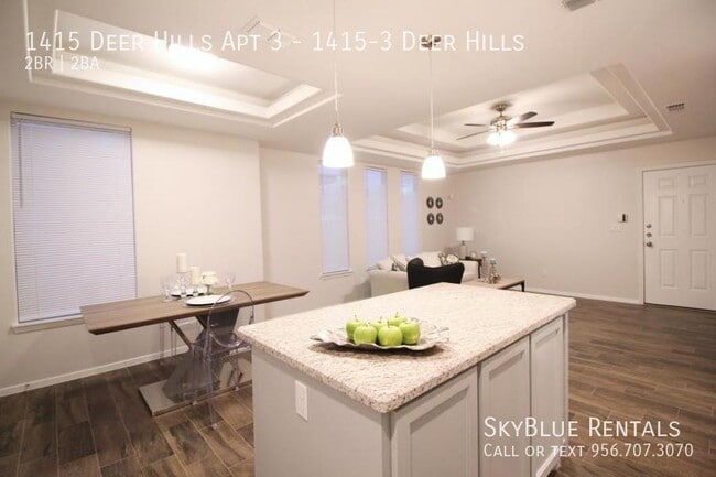 Building Photo - 1415 Deer Hls