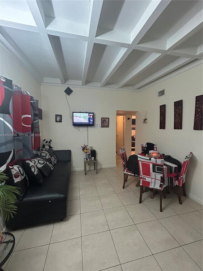 Foto del edificio - 1080 NW 121st St