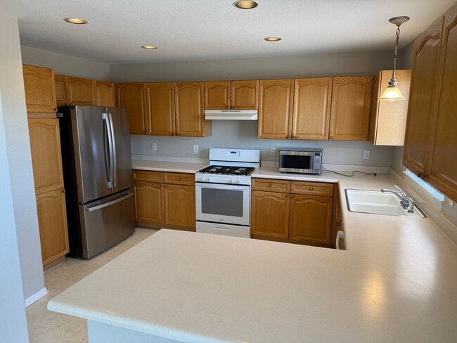 Foto del edificio - Beautifully refreshed 3-bed, 2.5-bath home in the heart of Highlands Ranch