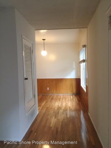 Building Photo - 849 S Holt Ave