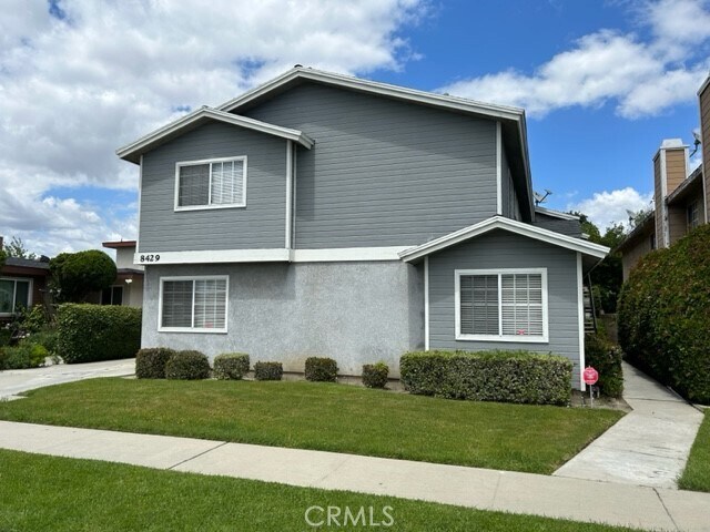 Foto principal - 8429 5th St