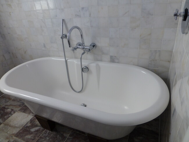 Bathroom - 1308 Kenyon St NW