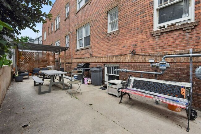 Foto del edificio - 1275 N Clarkson St
