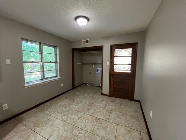 Foto del edificio - Renovated 3 Bedroom 1 Bath Home for Rent!