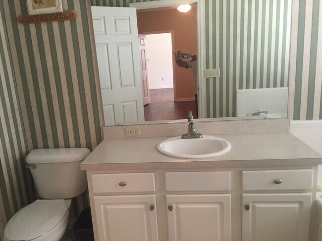 Foto del edificio - 5059 Mint Hill Ct