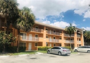 Building Photo - 6900 SW 39th St