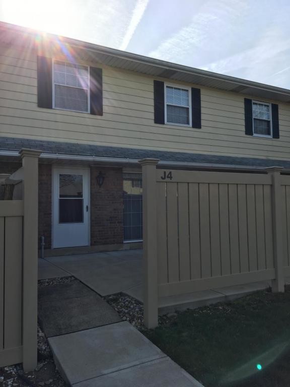 Primary Photo - 7970 Mentor Avenue Unit J4