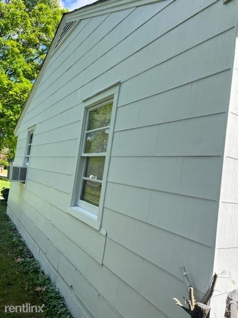 Building Photo - 2 br, 1 bath House - 211 10th Avenue North...