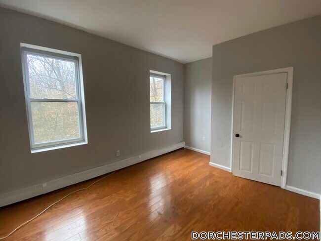 Building Photo - 96 Woodledge St