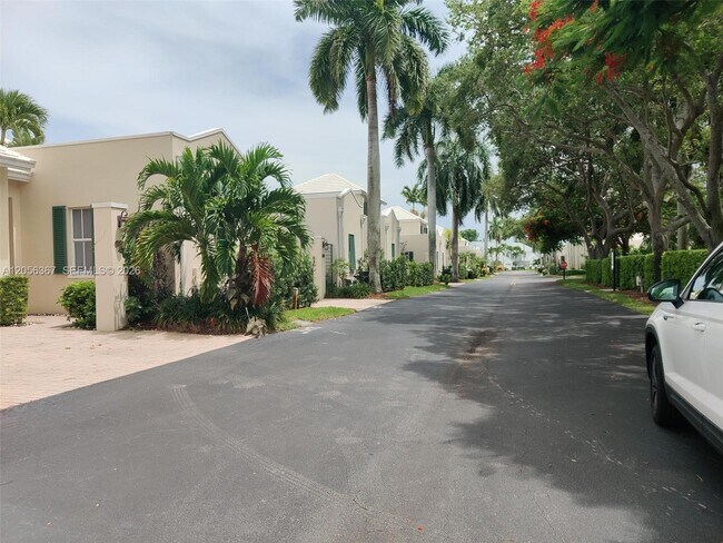 Building Photo - 17276 Bermuda Village Dr