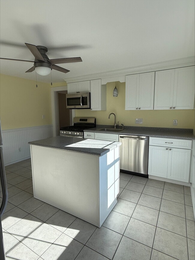 Kitchen - 420 Church St