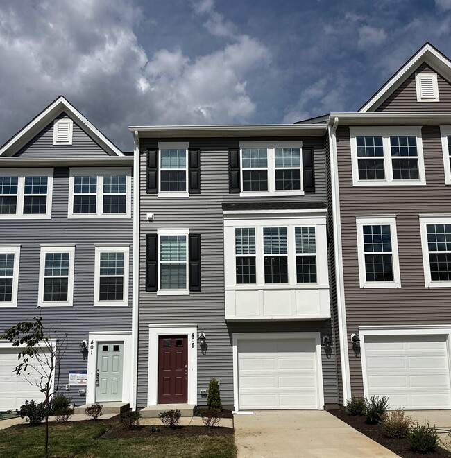 Building Photo - 405 Willowshire Ct