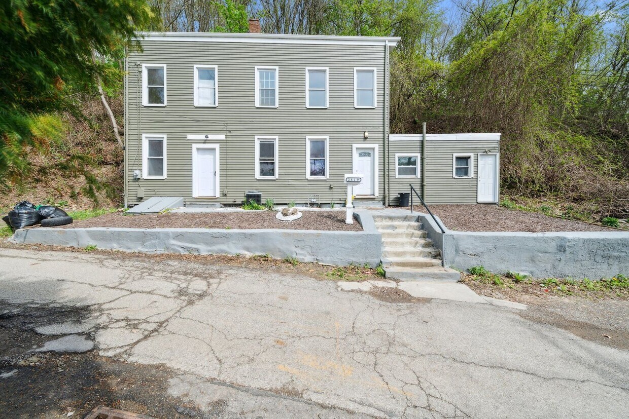 Spacious 3 Bedroom Home in Spring Garden (Single Family) - Spacious 3 Bedroom Home in Spring Garden (Single Family)