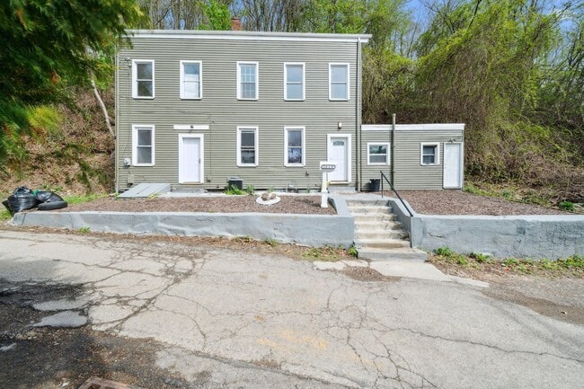 Spacious 3 Bedroom Home in Spring Garden (Single Family) - Spacious 3 Bedroom Home in Spring Garden (Single Family)
