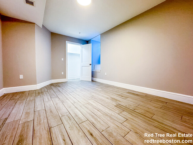 Building Photo - 53 Savin Hill Ave