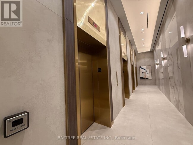 Photo du bâtiment - 1000 Portage Pkwy