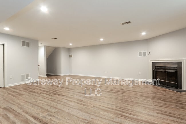 Building Photo - 10 Sea Breeze Ct