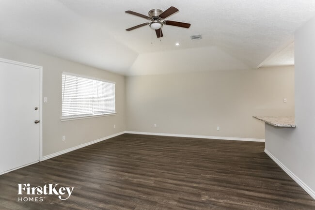 Building Photo - 1122 Canyon Springs Dr