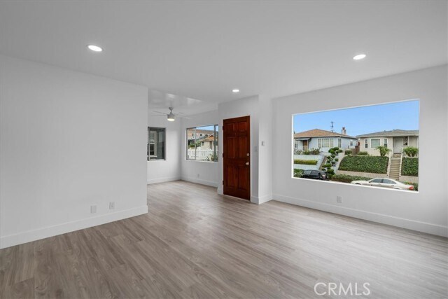 Foto del edificio - 853 W 23rd St