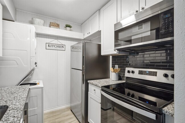 Foto del edificio - 13151 Walden Rd