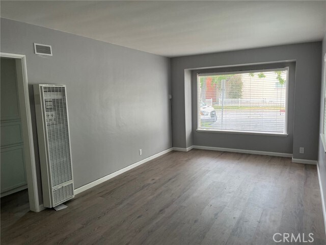 Foto del edificio - 2121 N Parish Pl