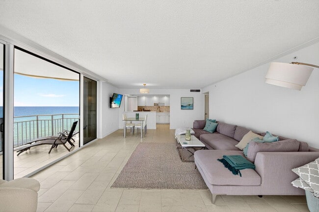 Foto del edificio - 3009 S Ocean Blvd