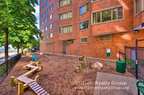 Building Photo - 65 E Banks St