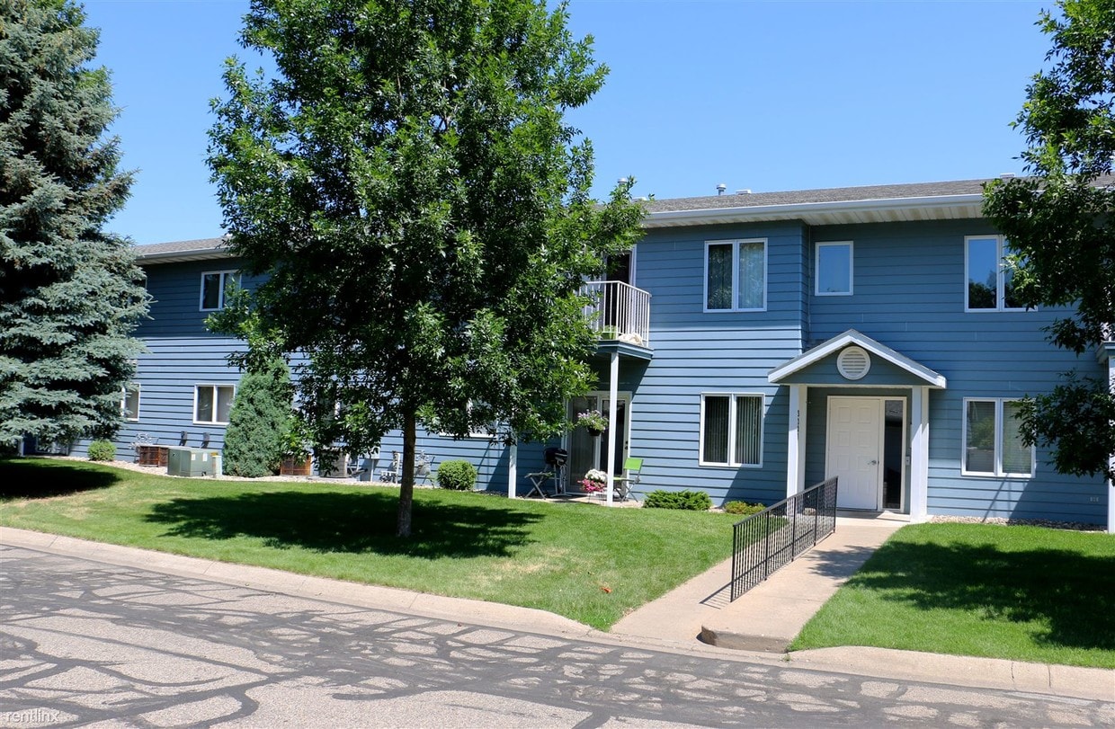 Primary Photo - 3221 Montreal St