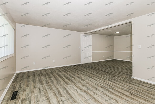 Foto del edificio - 2200 Kajean Ave